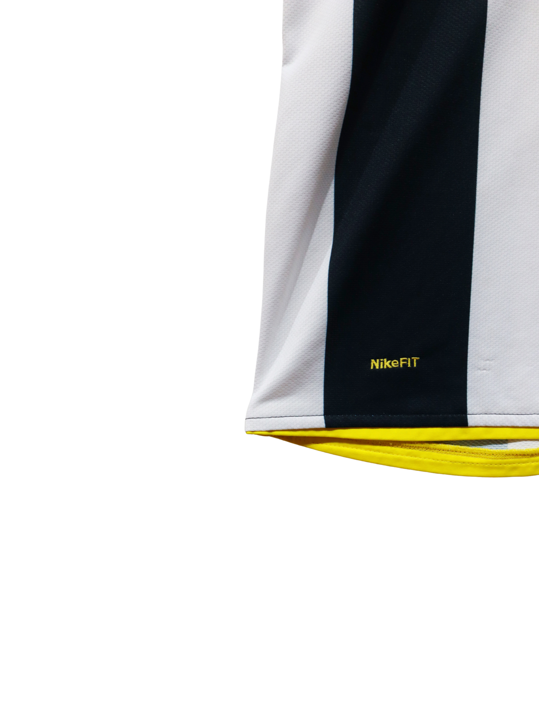 Camiseta clásica de la Juventus 2008/09 de Pavel Nedvěd en excelente estado.