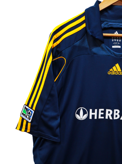 Parte trasera de la camiseta LA Galaxy 2007/08 con Beckham y dorsal.