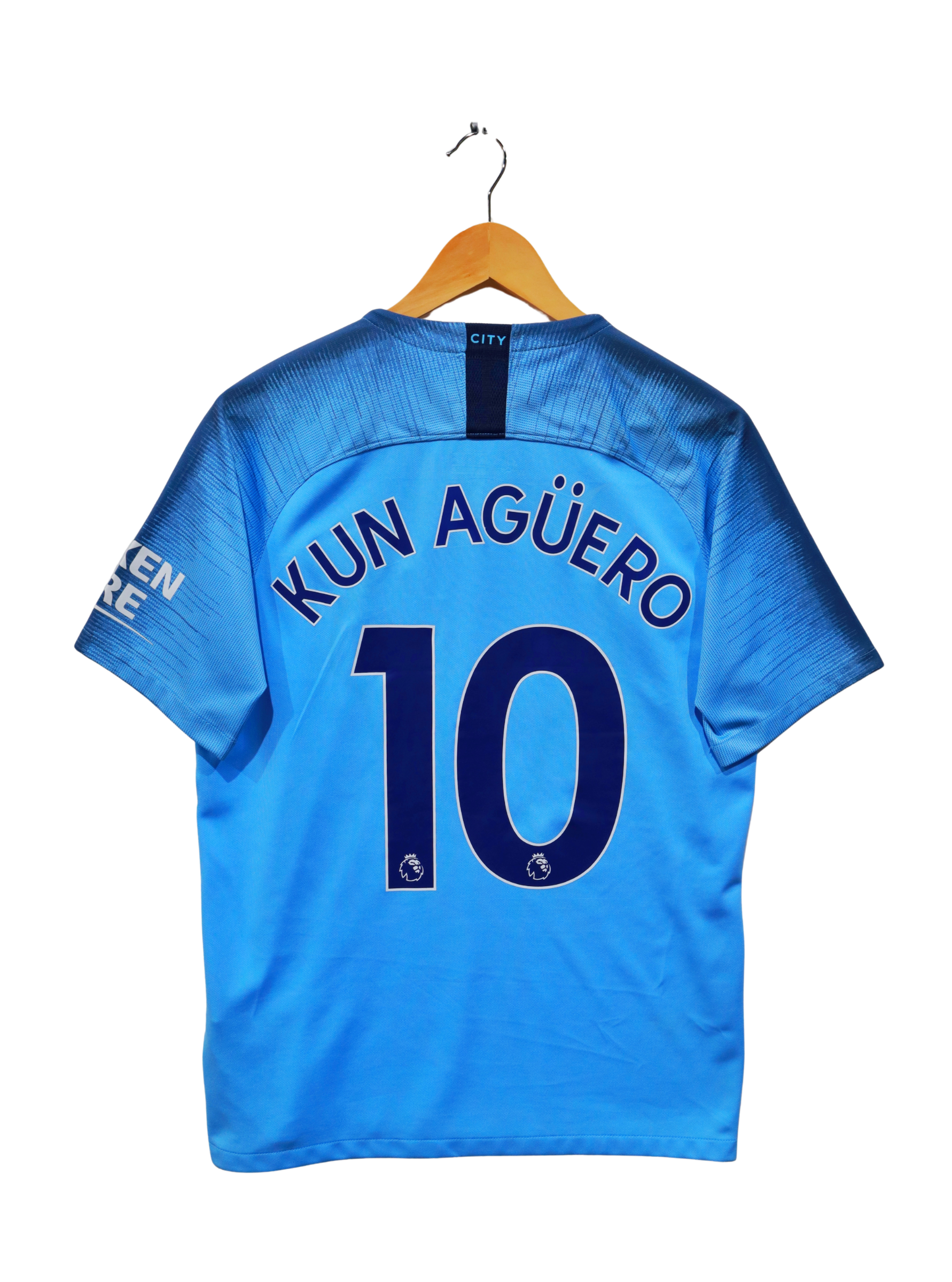 Camiseta del Manchester City 2018/19 local con Agüero en la espalda.