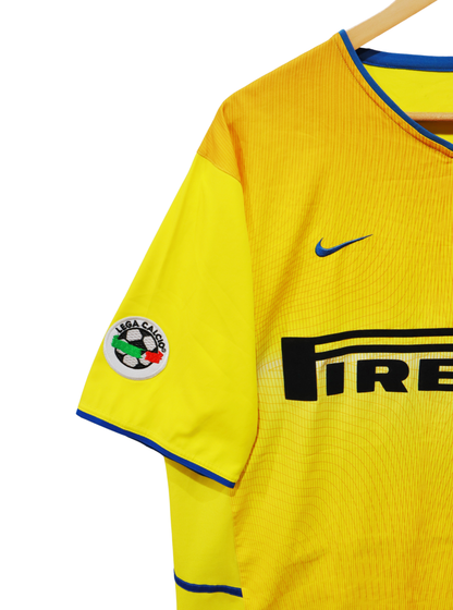 Playera retro del Inter de Milán 2002/03 de Hernán Crespo para colección de fútbol.